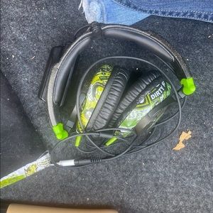 Skullcandy headphones with bass booster